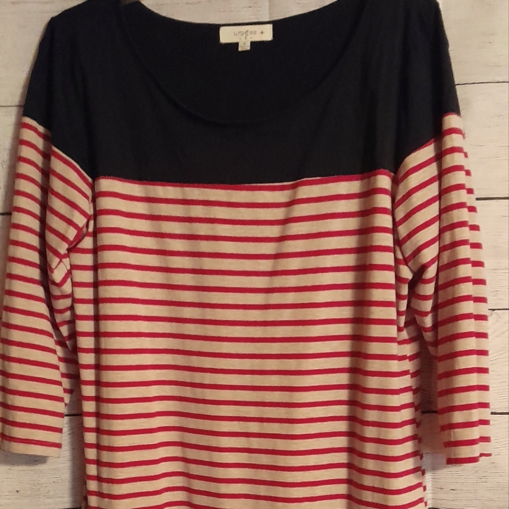Umgee top red and gray size xl